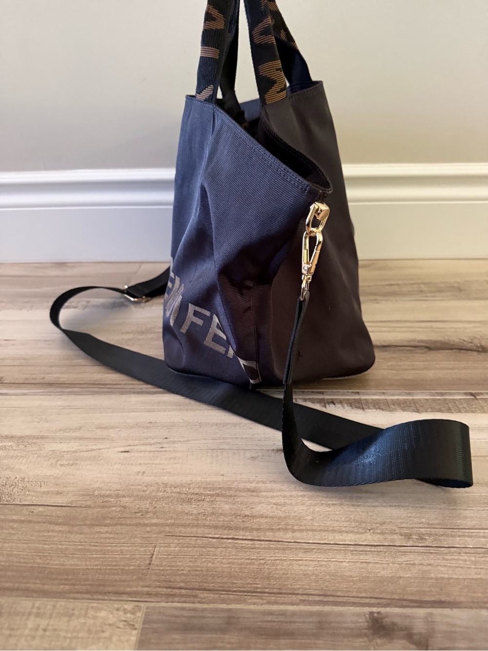 FENDI Handbag - Picture 2 of 8